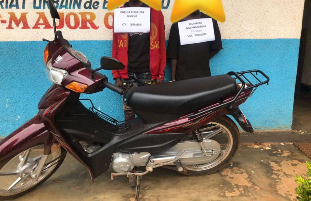 Butembo : Deux présumés voleurs des motos présentés à la presse par la Police