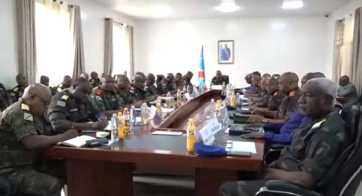 Nord-Kivu : Une réunion d’évaluation des opérations militaires axe sud présidée à Goma par le chef d’état-major général des FARDC