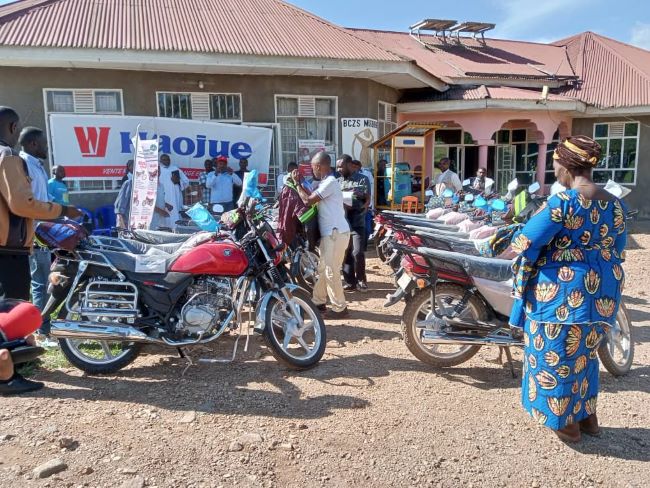 Lubero : Le personnel administratif de la zone de santé de Musienene bénéficie des motos Haojue à crédit