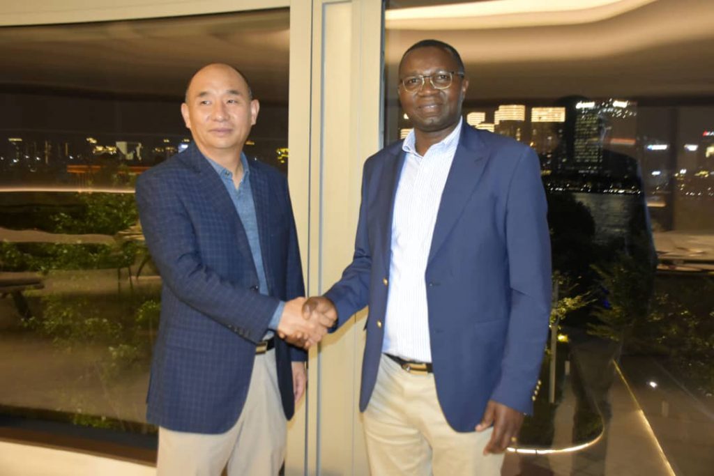Chine : CMOC et CATL promettent d’appuyer la RDC dans le projet de la chaine de valeur des batteries électriques