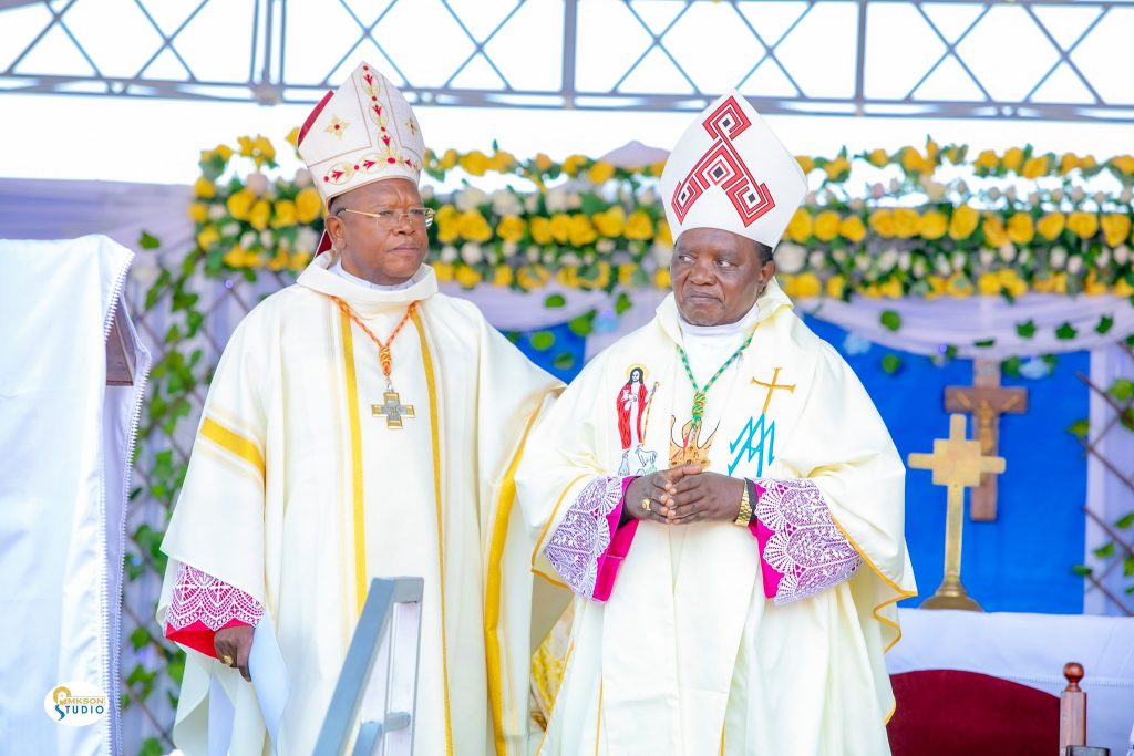 Butembo-Beni : « Le jubilé d’argent d’épiscopat de Mgr Sikuli marque 25 ans de chemin de calvaires et tragédies » (Cardinal Fridolin Ambongo)