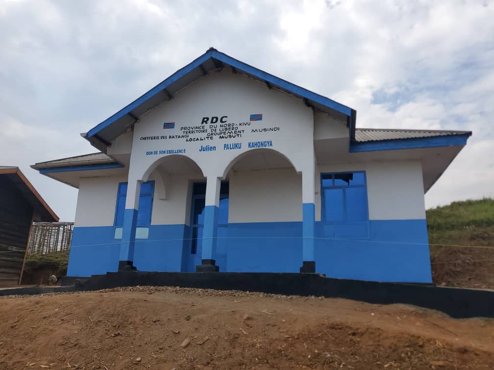 Lubero : Remise officielle du bâtiment administratif de Kamandi construit par la Fondation Julien Paluku