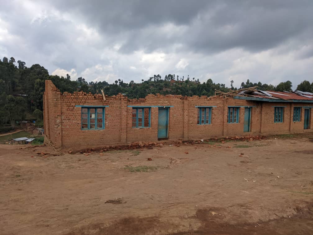 Butembo : Ce SOS du Directeur de l’Ecole primaire Misebere détruite par l’ouragan en commune de Bulengera