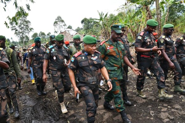 Nyiragongo : Le Général-major Ychaligonza Nduru renforce le moral des troupes au front contre le M23