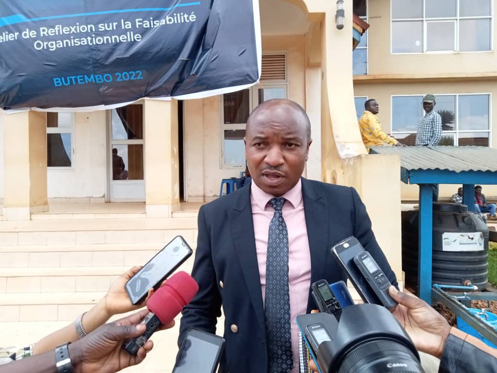 RDC-Ouganda : « Le paiement du droit de la douane reste encore de mise » (Nissé Mughendi)