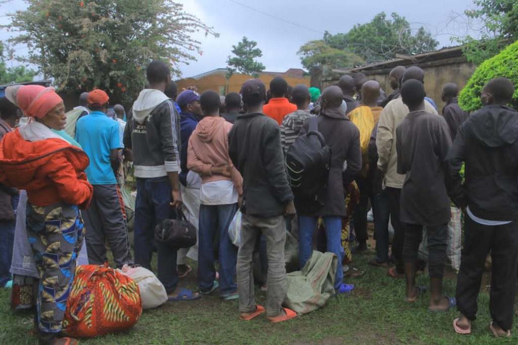 Beni : Les FARDC remettent 110 ex-otages ADF à la société civile