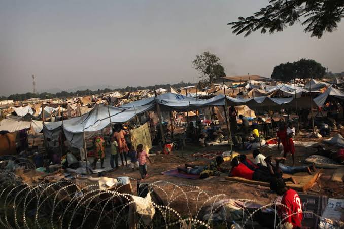 Ituri : Le député Mugisa Byarugu alerte sur la détérioration de la situation humanitaire des déplacés à Tchomia