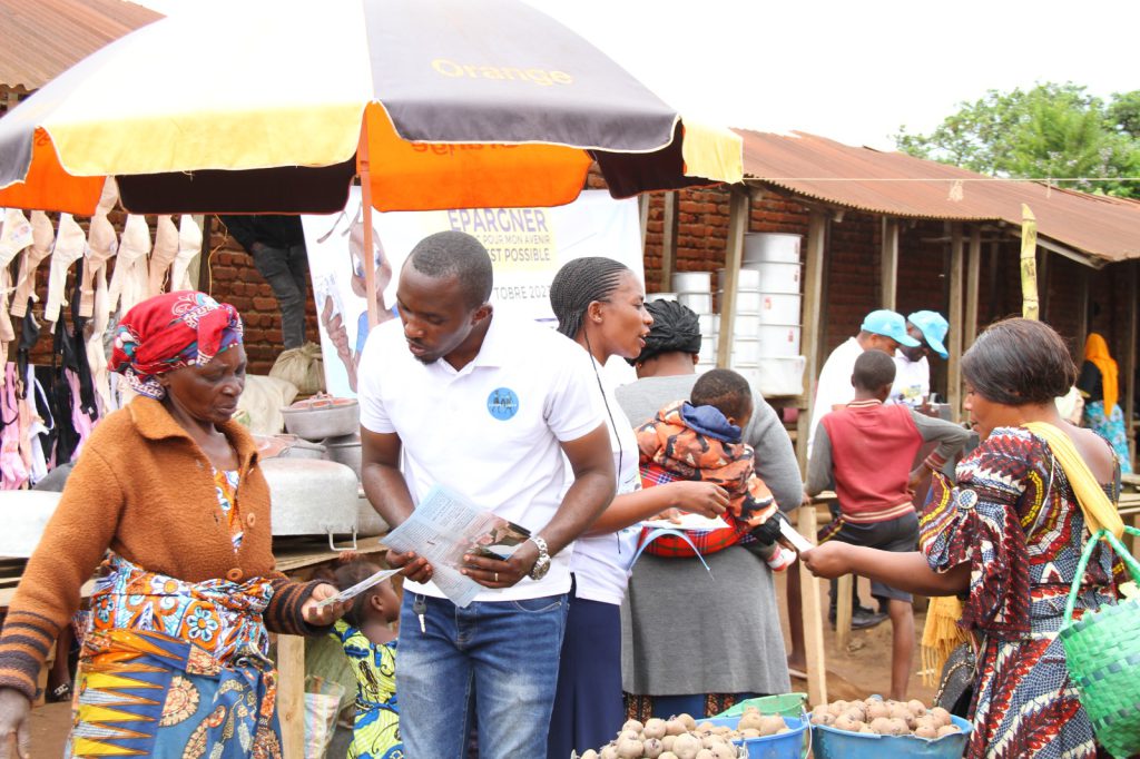 Butembo : Les marchands sensibilisés sur l’épargne par la plateforme des COOPEC et IMF