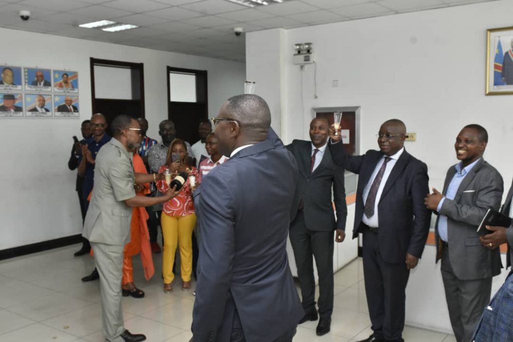 Kinshasa : Réélection de Felix Tshisekedi, Julien Paluku ovationné par les membres de son cabinet