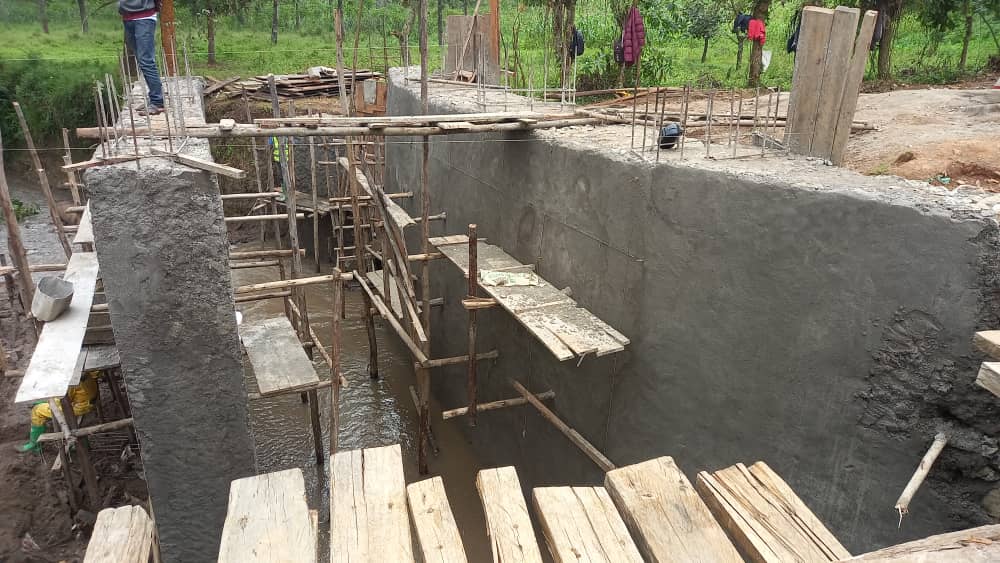 Lubero : La jeunesse de Kirumba salue la bonne évolution des travaux de construction du pont Kighovi