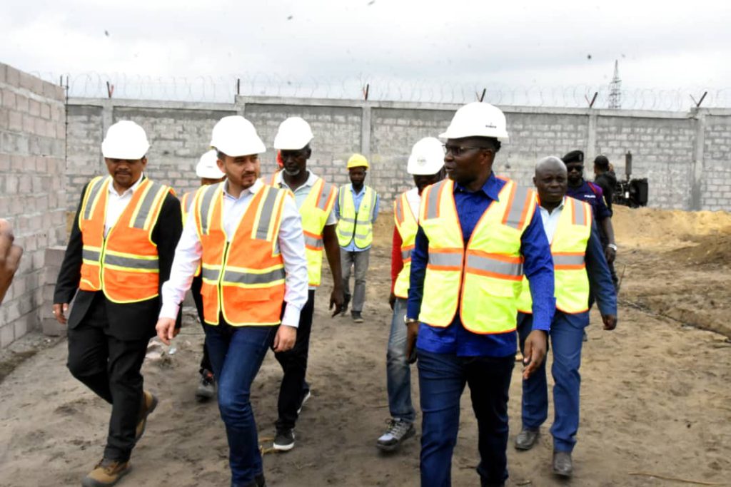 Kinshasa : Julien Paluku inspecte les travaux d’aménagement de la ZES de Kin-Malebo
