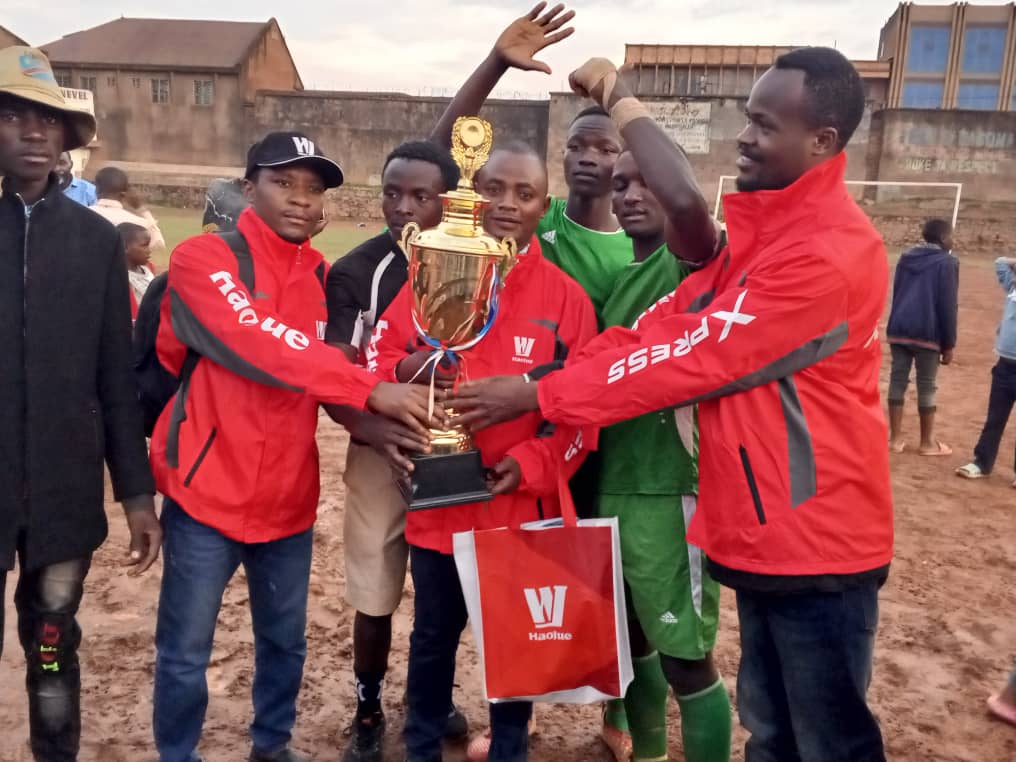 EPST/Nord-Kivu II : Des vareuses et ballons remis aux écoles finalistes du championnat provincial de football par la Maison Haojue