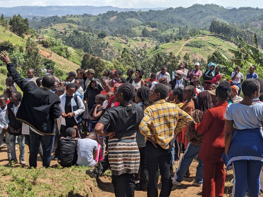 Nord-Kivu : Les élèves du complexe scolaire la Vivacité de Butembo explorent des sites touristiques à Lubero