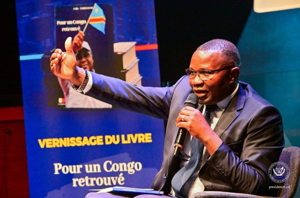 Paris : Vernissage du livre « Pour un Congo Retrouvé » de Félix Tshisekedi, le Ministre Julien Paluku tacle Paul Kagame