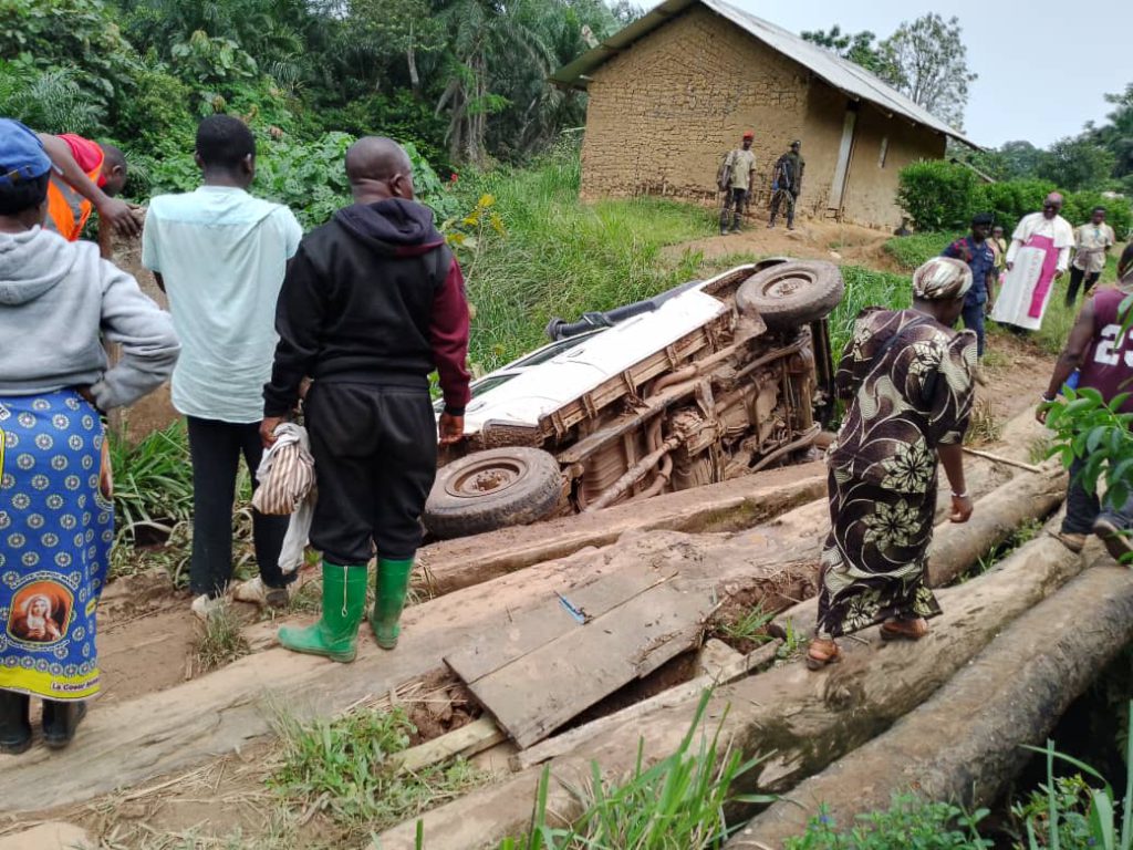 Nord-Kivu : Aucun dégât humain dans l’accident impliquant le cortège de Mgr Willy Ngumbi