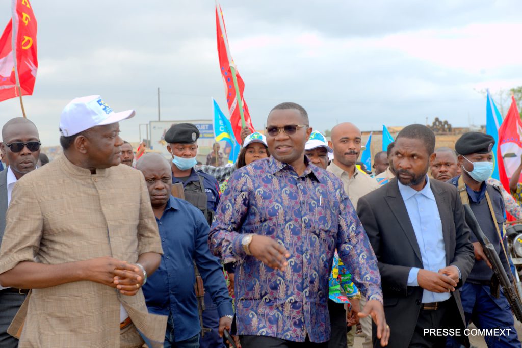 RDC : Dans le Kongo-Central, Julien Paluku inspecte le poste frontalier de Lufu