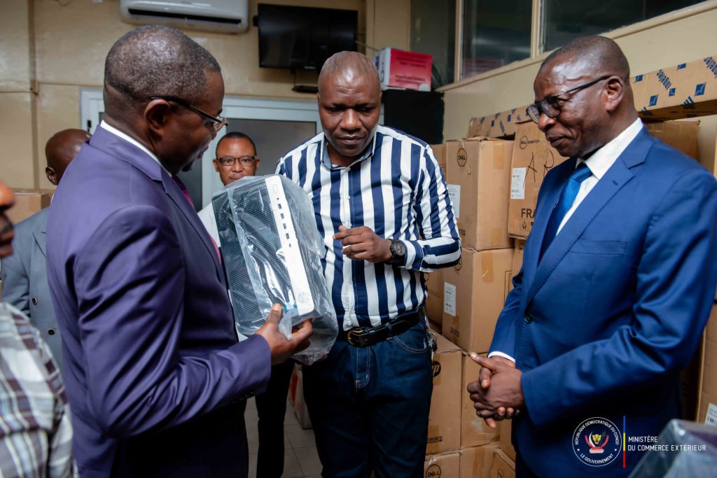 Kinshasa : Julien Paluku renforce les capacités de travail de l’administration du Commerce Extérieur