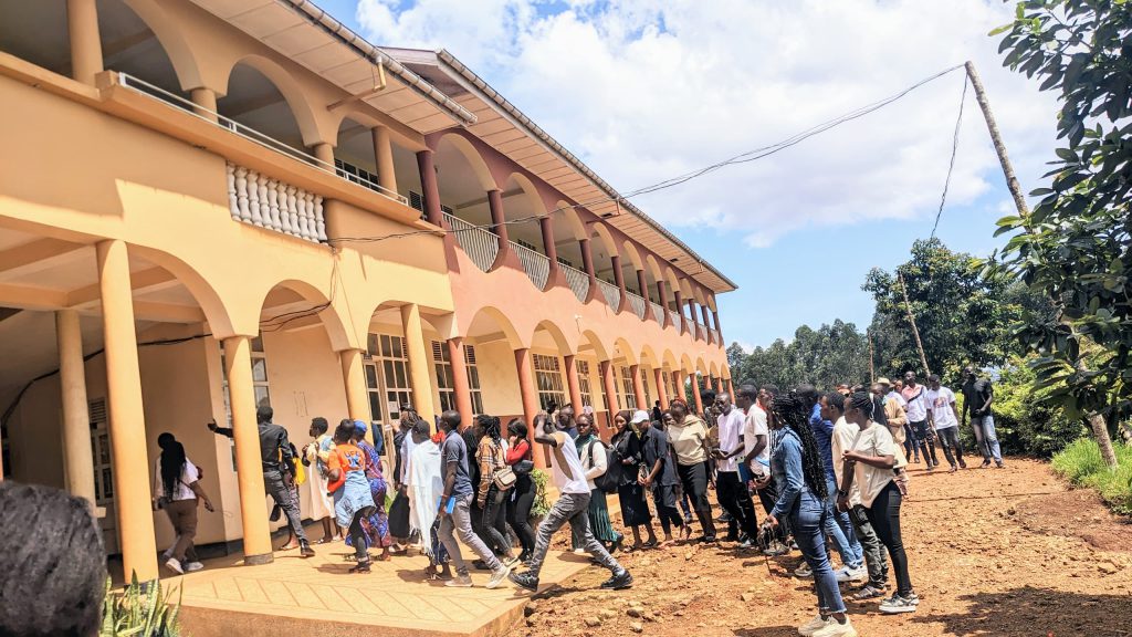 Butembo : Les nouveaux étudiants de l’UAC intériorisent les valeurs universitaires dans une visite guidée